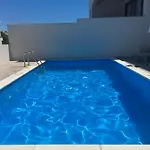 Molo With A Terrace, Garden And A Heated Pool Apartman Trogir