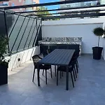 Apartman Molo With A Terrace, Garden And A Heated Pool *
