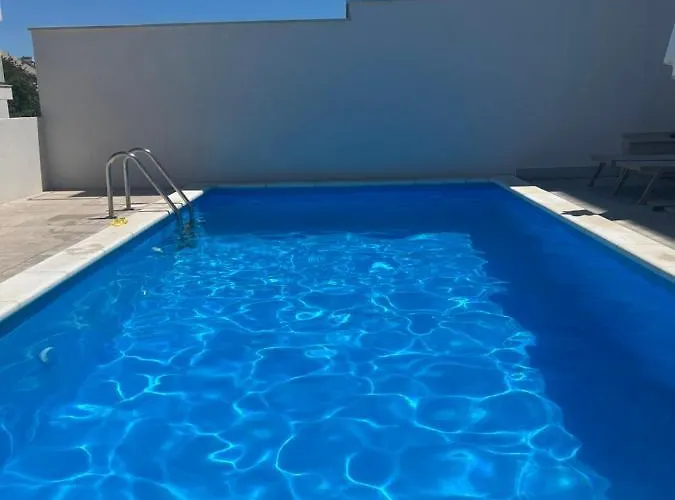 Molo With A Terrace, Garden And A Heated Pool Apartamento Trogir