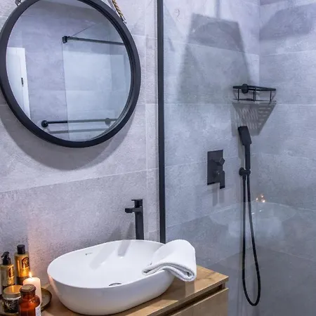 Διαμέρισμα Molo With A Terrace, Garden And A Heated Pool *