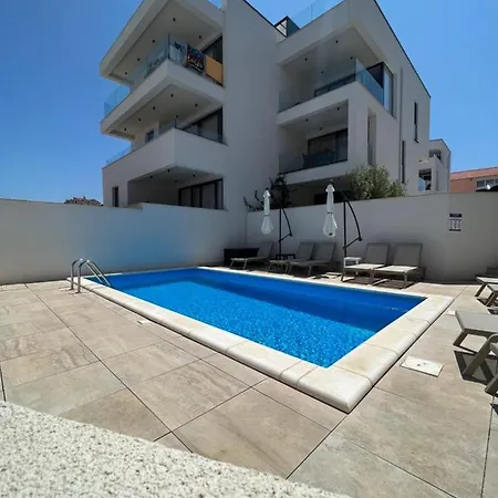 Molo With A Terrace, Garden And A Heated Pool Apartment