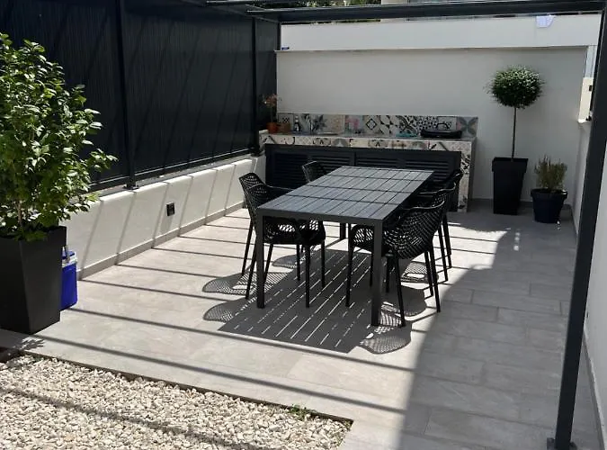 Molo With A Terrace, Garden And A Heated Pool * Trogir